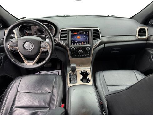 Used 2017 Jeep Grand Cherokee Laredo w/ Quick Order Package 2BE image 12