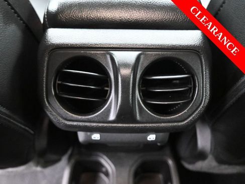 Used 2023 Jeep Gladiator Willys image 34