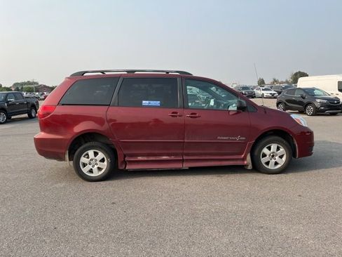 Used 2005 Toyota Sienna LE FWD image 3