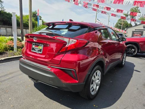 Used 2019 Toyota C-HR LE FWD image 3