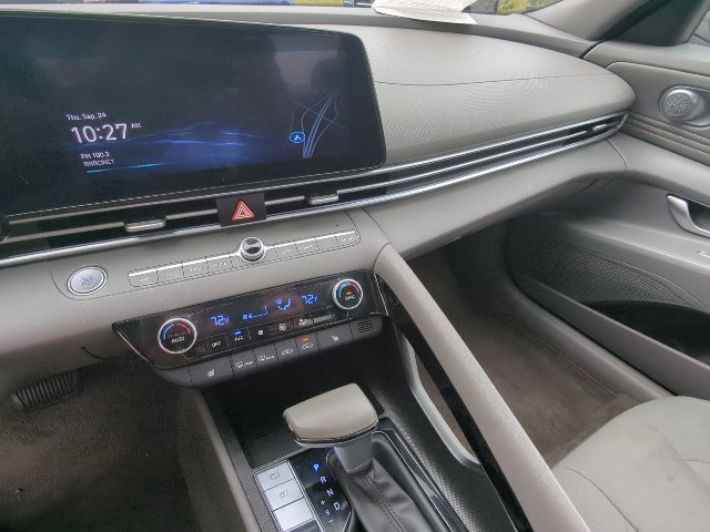 Used 2025 Hyundai Elantra SEL FWD image 15