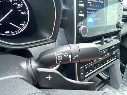 Used 2022 Toyota Avalon Touring image 26