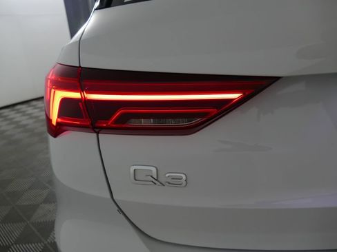 Used 2024 Audi Q3 2.0T Premium AWD/4WD image 2