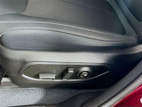 Used 2023 Jeep Grand Cherokee Laredo image 17