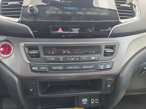 Used 2021 Honda Pilot Special Edition image 17