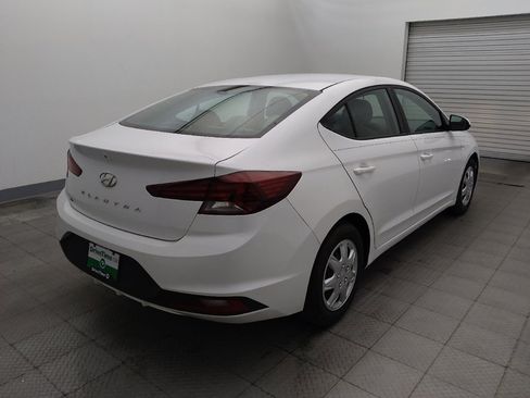 Used 2019 Hyundai Elantra SE FWD image 9