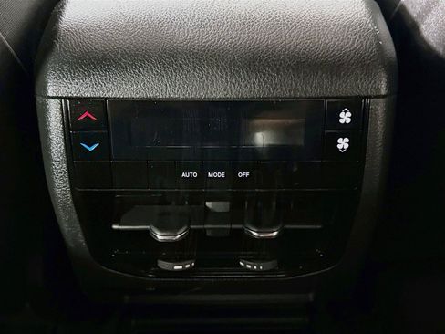 Used 2024 Jeep Grand Cherokee L Altitude AWD/4WD image 35