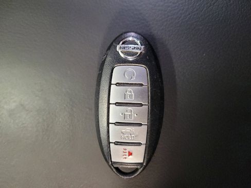 Used 2017 Nissan Altima 2.5 SV FWD image 32