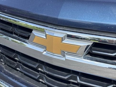 Used 2022 Chevrolet Silverado 1500 LT AWD/4WD image 29
