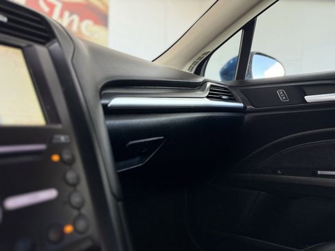 Used 2020 Ford Fusion Titanium image 40