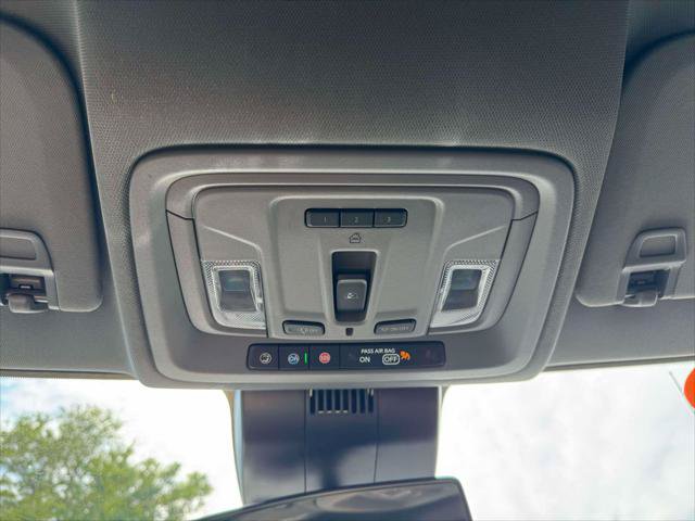 Used 2023 Chevrolet Silverado 1500 RST w/ Convenience Package II AWD/4WD image 30
