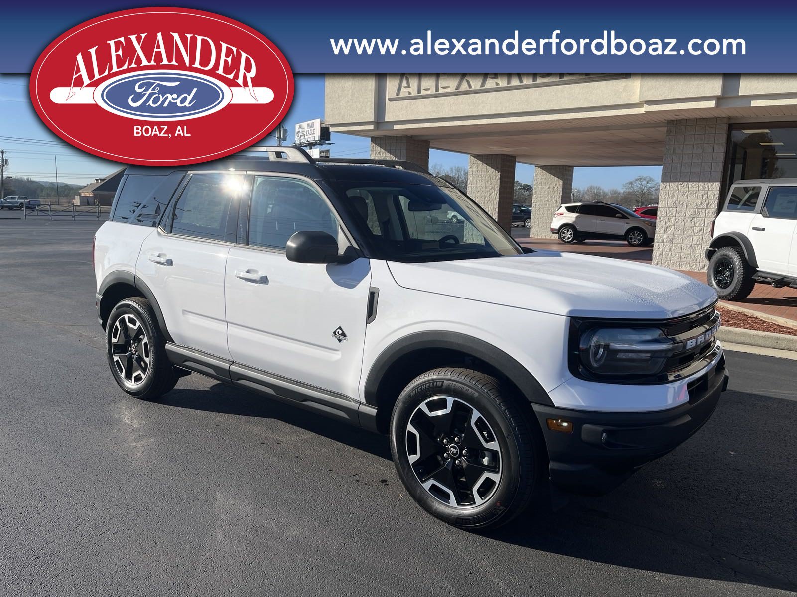 New 2024 Ford Bronco Sport Outer Banks w/ Tech Package AWD/4WD image 3