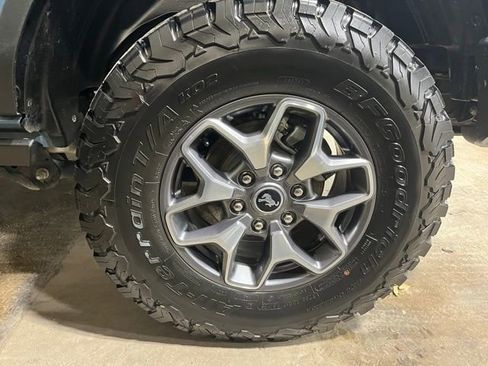 Used 2022 Ford Bronco Badlands image 14