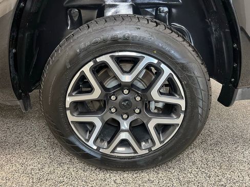 Used 2025 RAM 1500 Laramie image 22