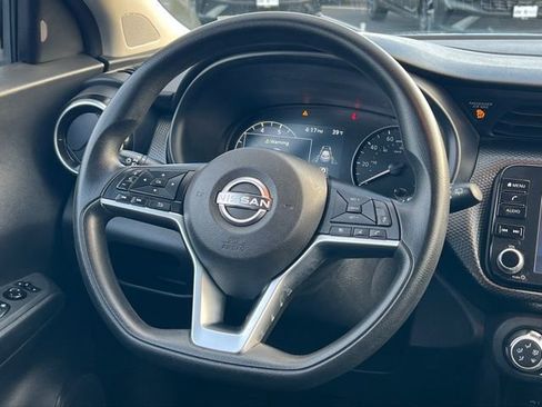 Used 2023 Nissan Kicks SV image 14