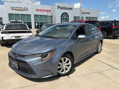 Used 2024 Toyota Corolla LE FWD image 1