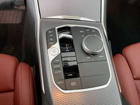 Used 2026 BMW 330i Sedan w/ Convenience Package image 15