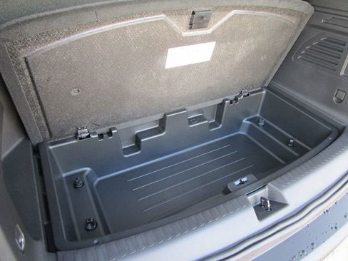 New 2026 GMC Acadia Elevation w/ Elevation Premium Package FWD image 16