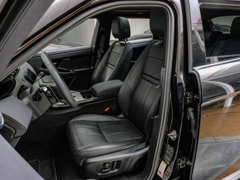 Used 2024 Land Rover Range Rover Evoque S AWD/4WD image 33