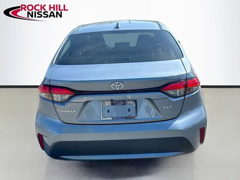 Used 2020 Toyota Corolla XLE image 6