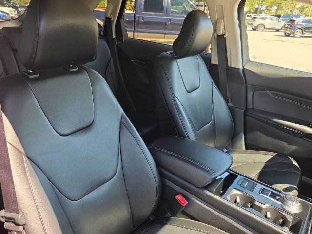Used 2019 Ford Edge Titanium FWD image 27