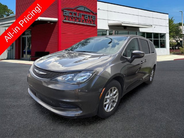 Used 2023 Chrysler Voyager LX FWD image 1