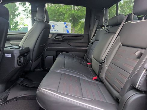 New 2026 GMC Sierra 2500 AT4X AWD/4WD image 36