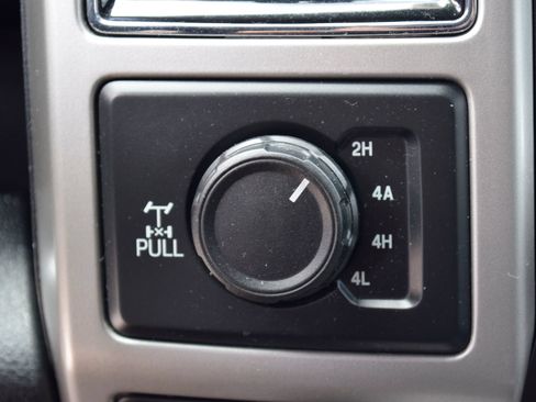 Used 2019 Ford F150 Lariat w/ Equipment Group 502A Luxury AWD/4WD image 12