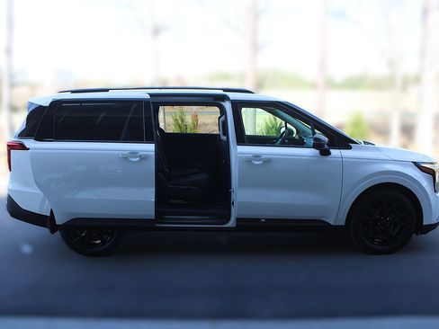 New 2026 Kia Carnival SX w/ SX Dark Edition Package image 6