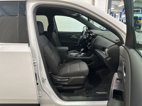 Used 2023 Chevrolet Traverse LT FWD image 12