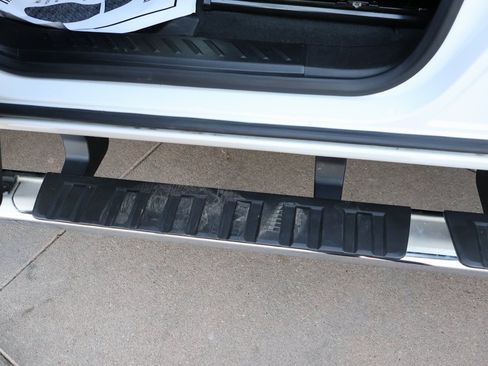 Used 2023 GMC Canyon Denali image 23