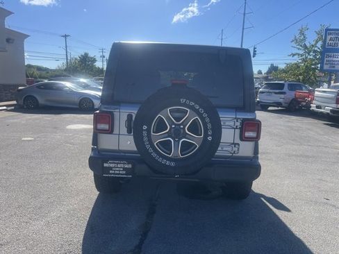 Used 2018 Jeep Wrangler Unlimited Sport S image 6