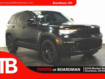 Used 2025 Jeep Grand Cherokee Limited w/ Black Appearance Package