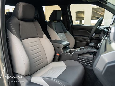 Used 2025 Toyota Tacoma TRD Off-Road image 21