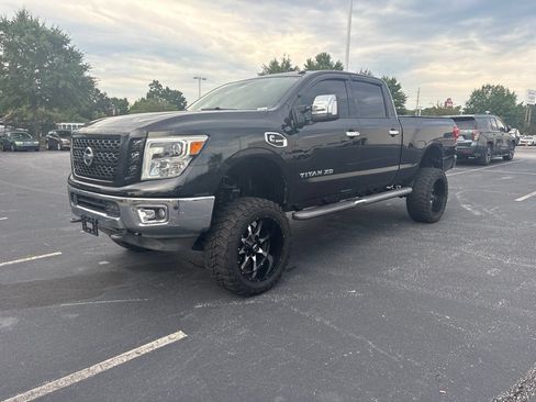 Used 2017 Nissan Titan SL AWD/4WD image 8