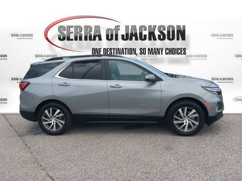 Used 2023 Chevrolet Equinox LT FWD image 10