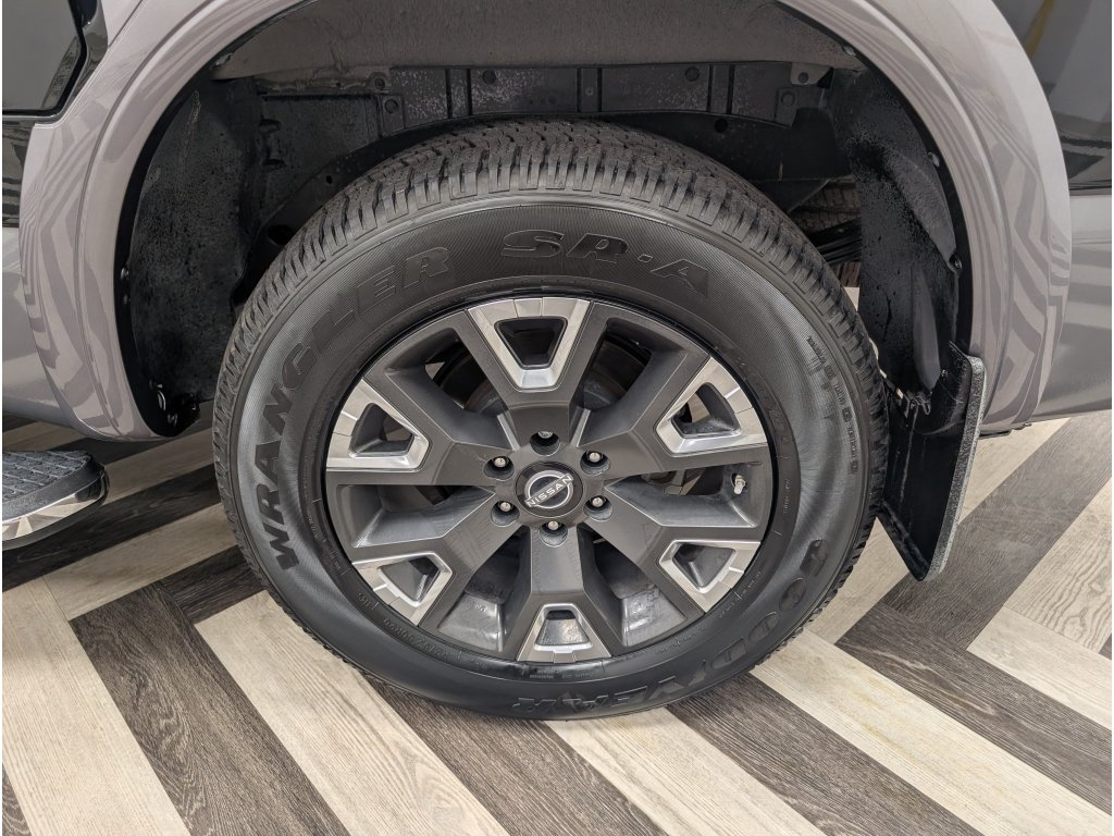 Used 2023 Nissan Titan Platinum Reserve w/ Moonroof Package AWD/4WD image 21