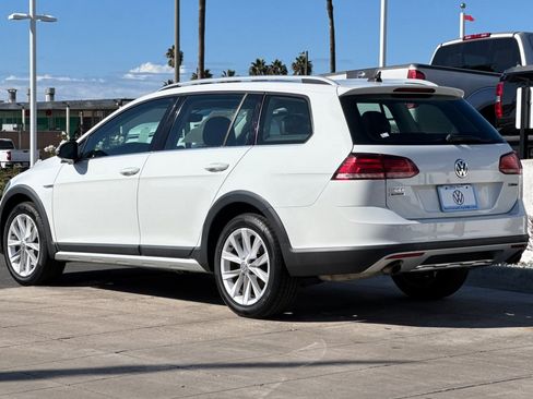 Certified 2019 Volkswagen Golf Alltrack SE image 7