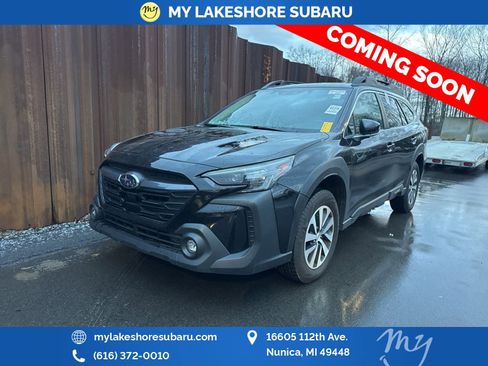 Used 2025 Subaru Outback Premium image 3