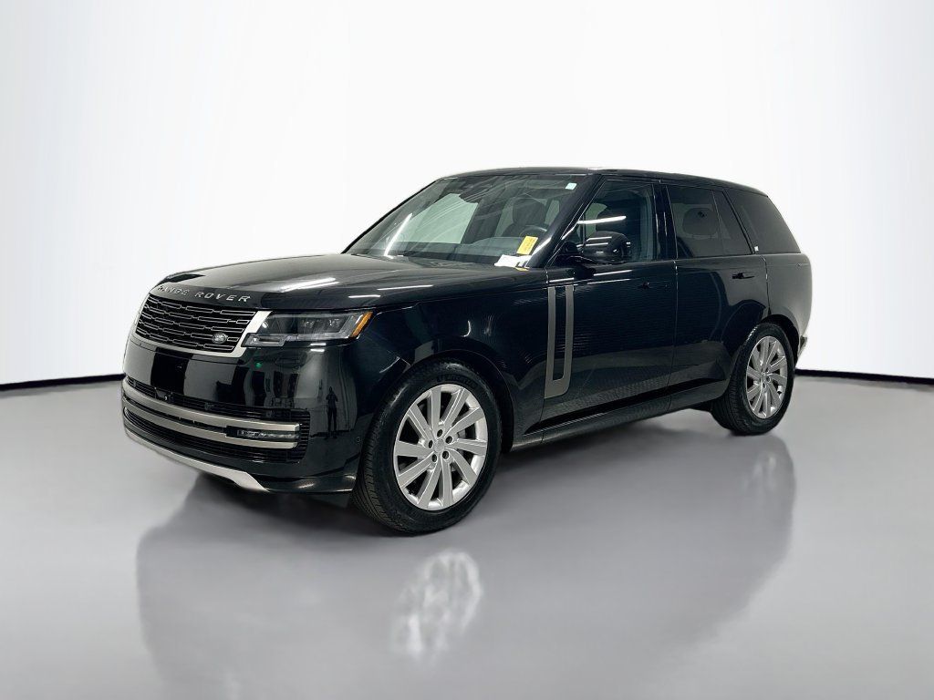 Used 2024 Land Rover Range Rover SE AWD/4WD image 1