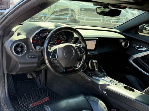 Used 2020 Chevrolet Camaro SS image 4