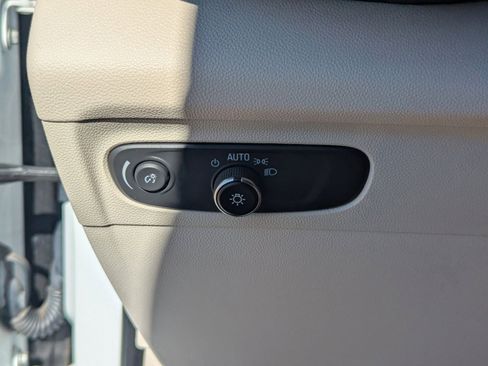 Used 2023 Buick Envision Preferred image 31