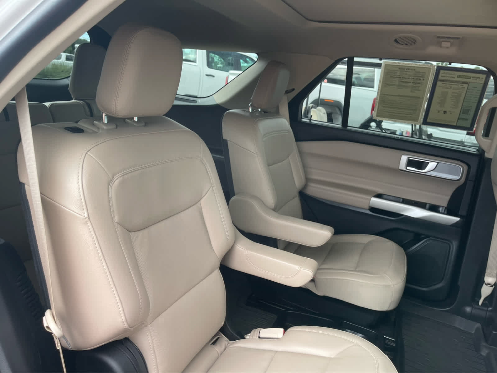 Used 2021 Ford Explorer Limited w/ Equipment Group 301A RWD image 24