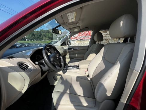 Used 2017 Nissan Pathfinder SV AWD/4WD image 17