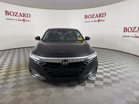 Used 2020 Honda Accord Touring image 2