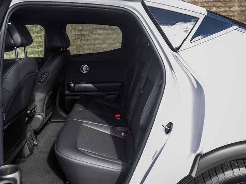 New 2025 Genesis GV60 Advanced image 10