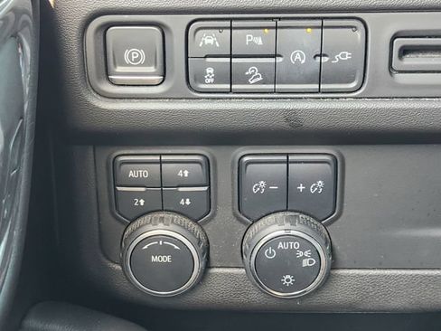 Used 2022 Chevrolet Tahoe Z71 AWD/4WD image 15