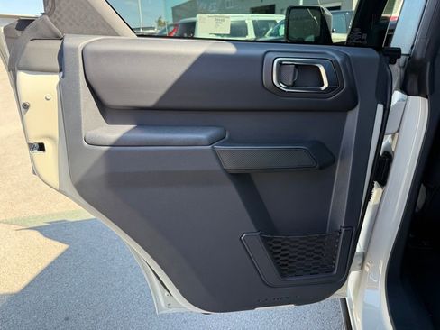 New 2025 Ford Bronco Badlands image 9