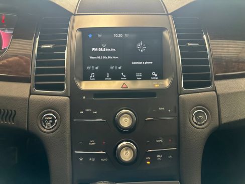 Used 2016 Ford Taurus Limited FWD image 3
