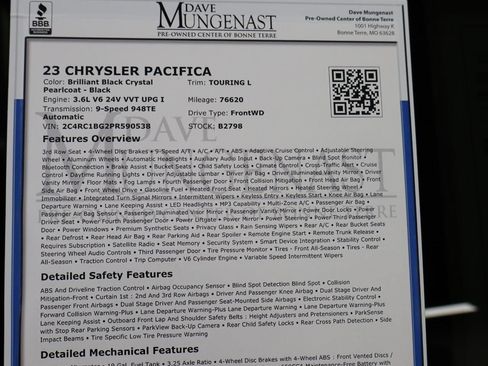Used 2023 Chrysler Pacifica Touring-L FWD image 31